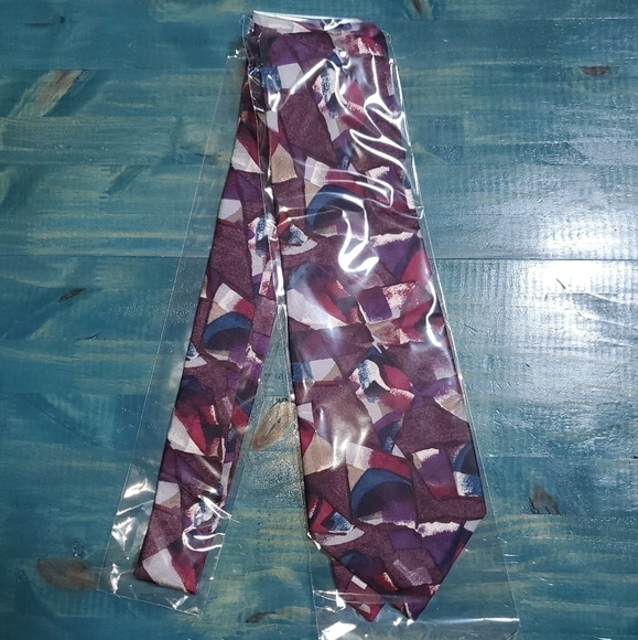 Purple, Red, White Tie New - Picture 2 of 5